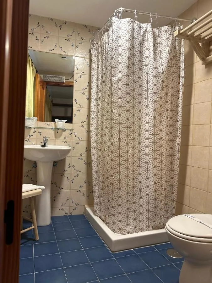 Hostal Moon Tolox 0*,