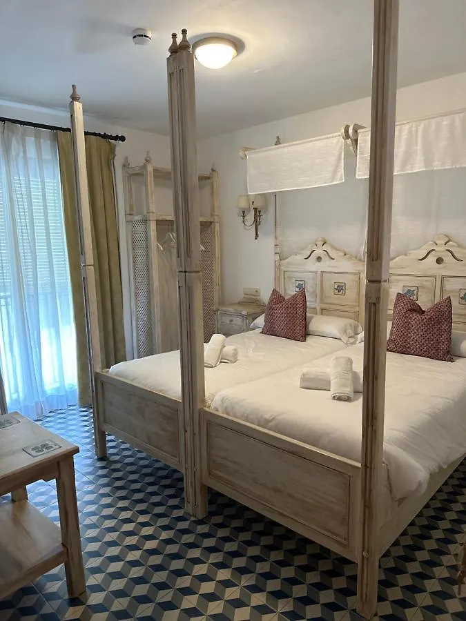 Hostal Moon Tolox 0*,