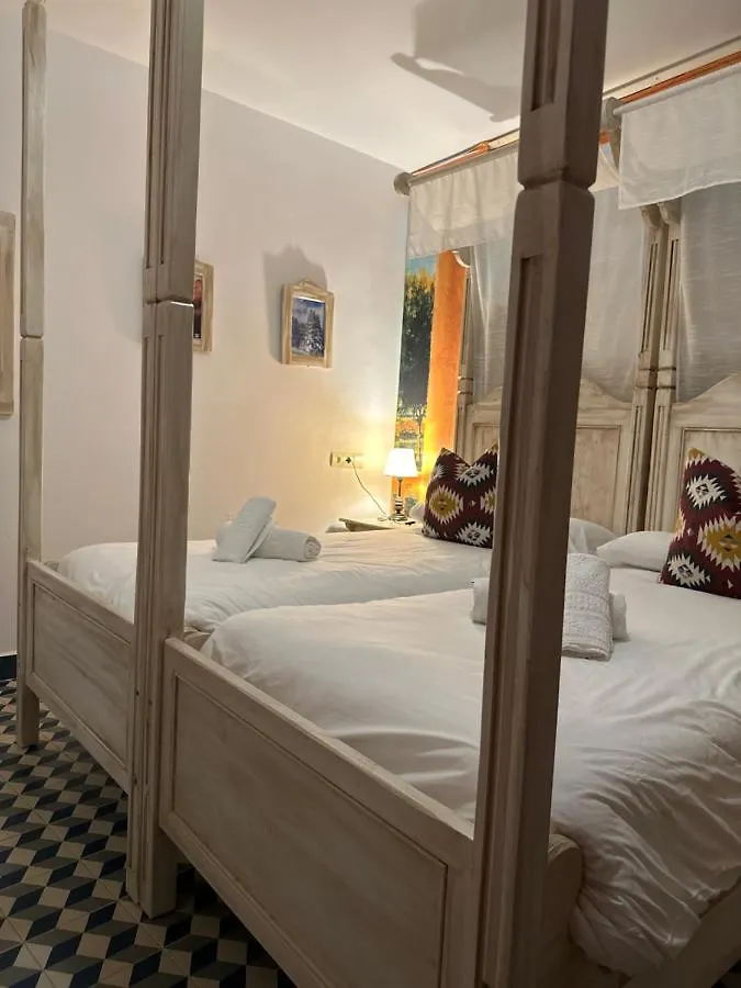 Hostal Moon Tolox Inn