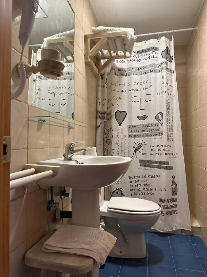 Hostal Moon Tolox
