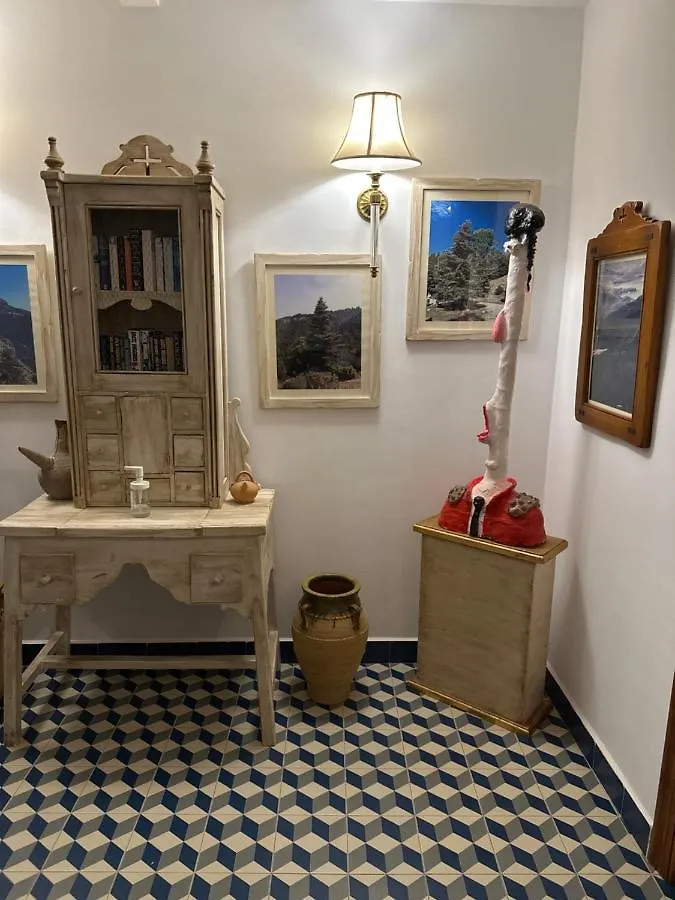 Hostal Moon Tolox Inn