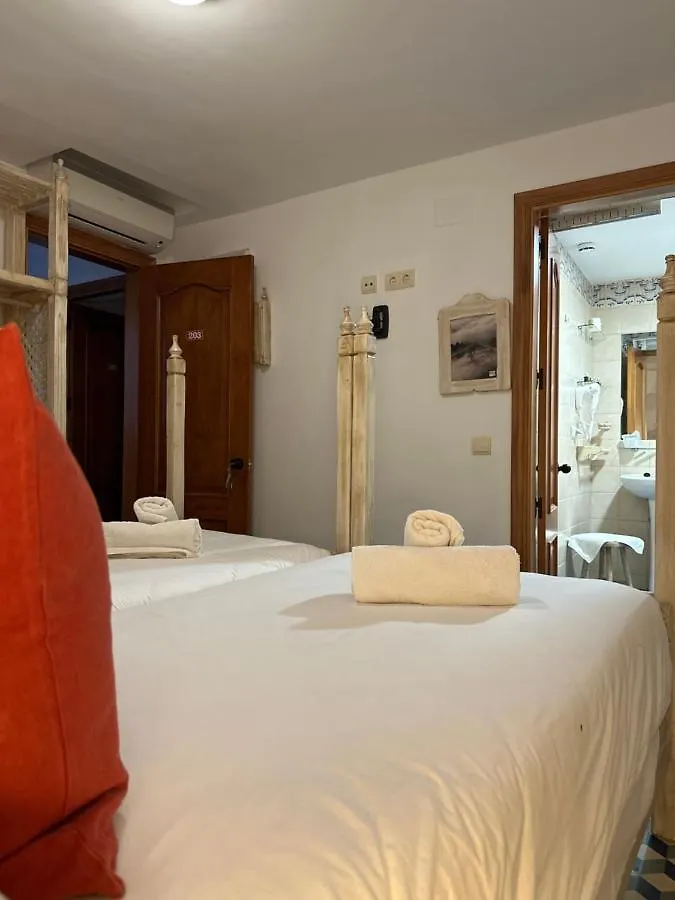 Hostal Moon Tolox Inn